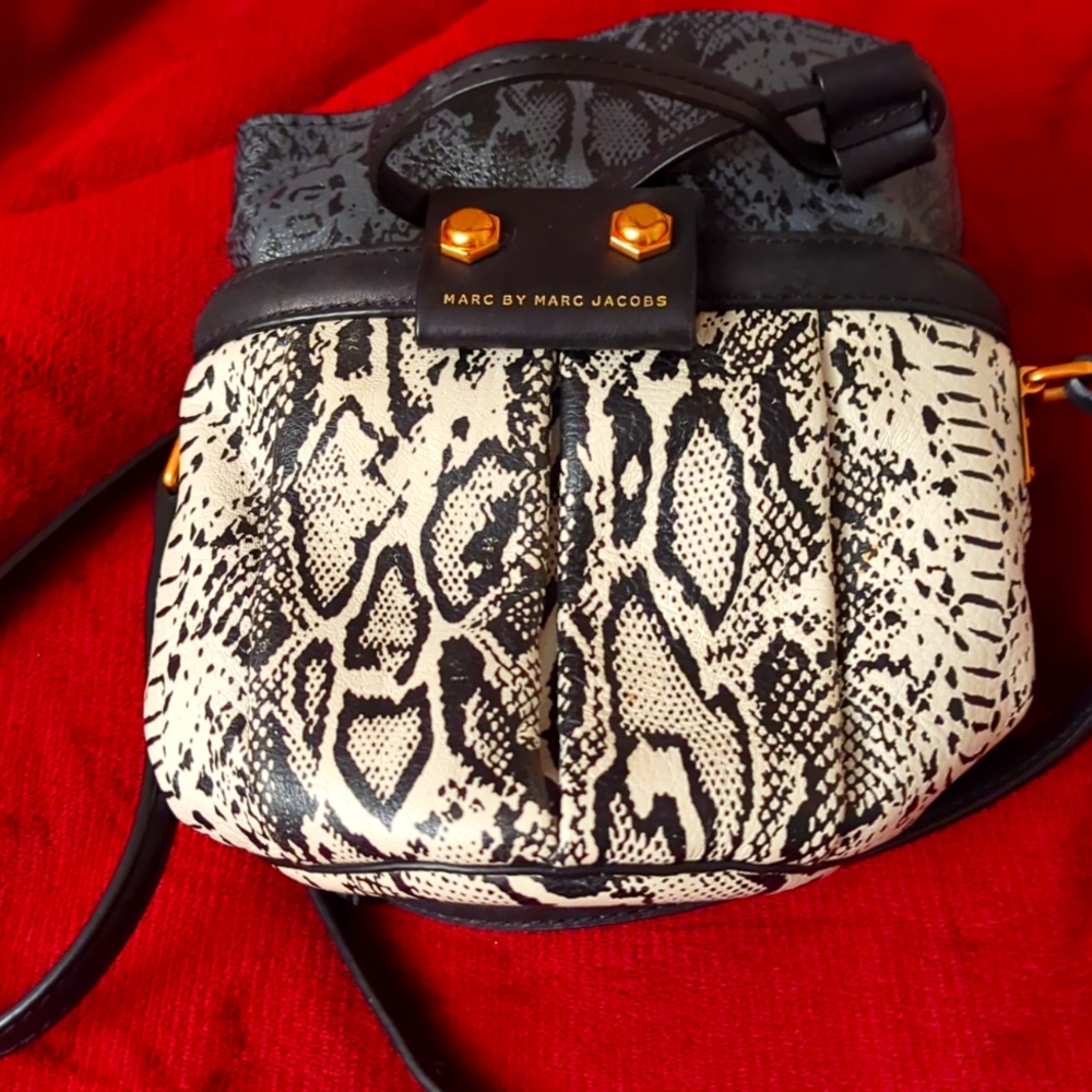 New Condition mini Marc Jacobs Bucket Bag